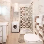 Sea View W/ 2bd 1bt Free Street Parking *