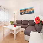 Sea View W/ 2bd 1bt Free Street Parking Apartment Rijeka